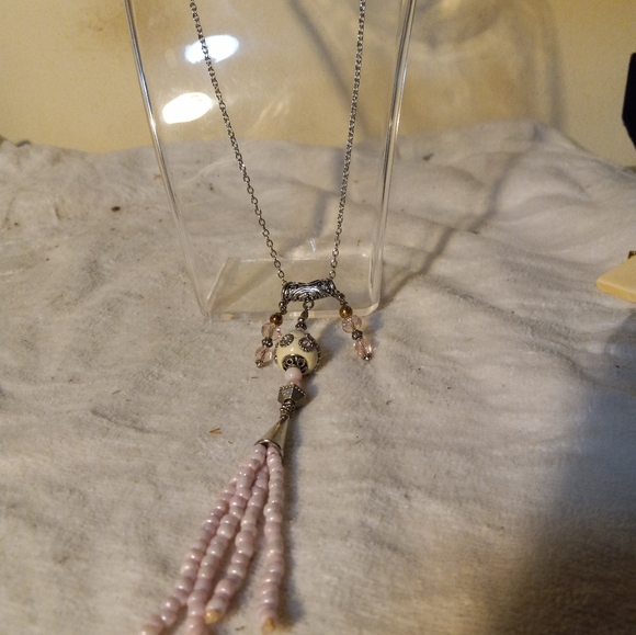 New, handmade 18in silver 🔗 necklace  with hanging 5in tassel bead bottom . - Picture 4 of 6